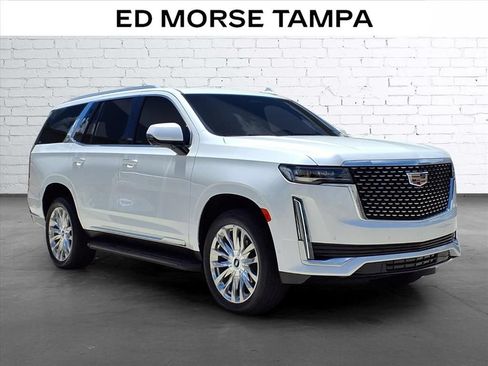 Used 2024 Cadillac Escalade Premium Luxury AWD/4WD image 5