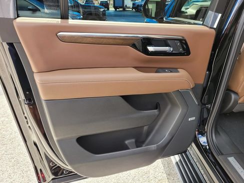 New 2026 Chevrolet Suburban High Country AWD/4WD image 25