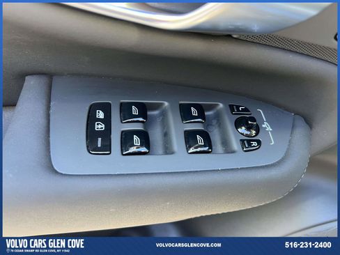 Used 2025 Volvo XC90 B6 Plus image 17