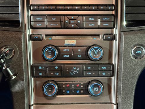 Used 2011 Ford Taurus Limited w/ 301A Rapid Spec Order Code image 27