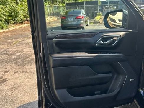 Used 2023 Chevrolet Tahoe Z71 AWD/4WD image 12