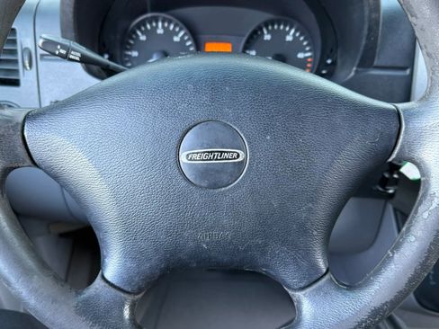 Used 2014 Freightliner Sprinter 2500 image 15