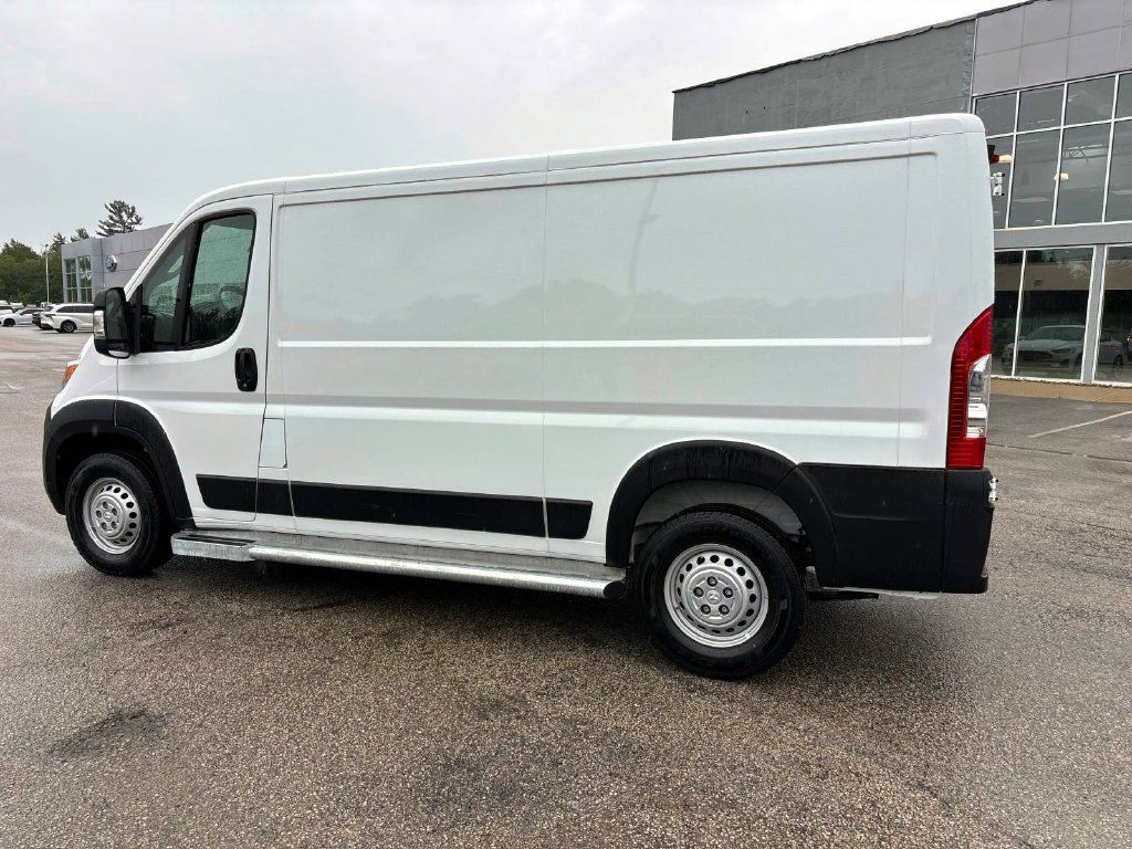 Used 2025 RAM ProMaster 2500 w/ U-Haul Equipment Group FWD image 4