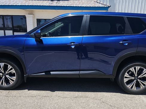 Used 2023 Nissan Rogue SV FWD image 8