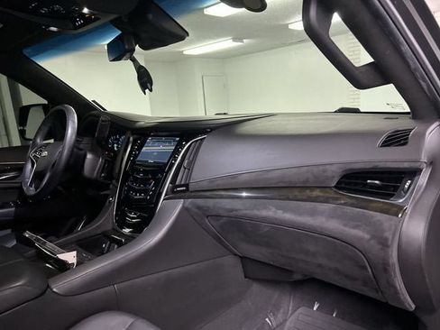 Certified 2018 Cadillac Escalade Platinum AWD/4WD image 30