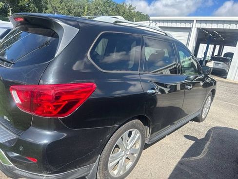 Used 2018 Nissan Pathfinder SL w/ SL Premium Package FWD image 10