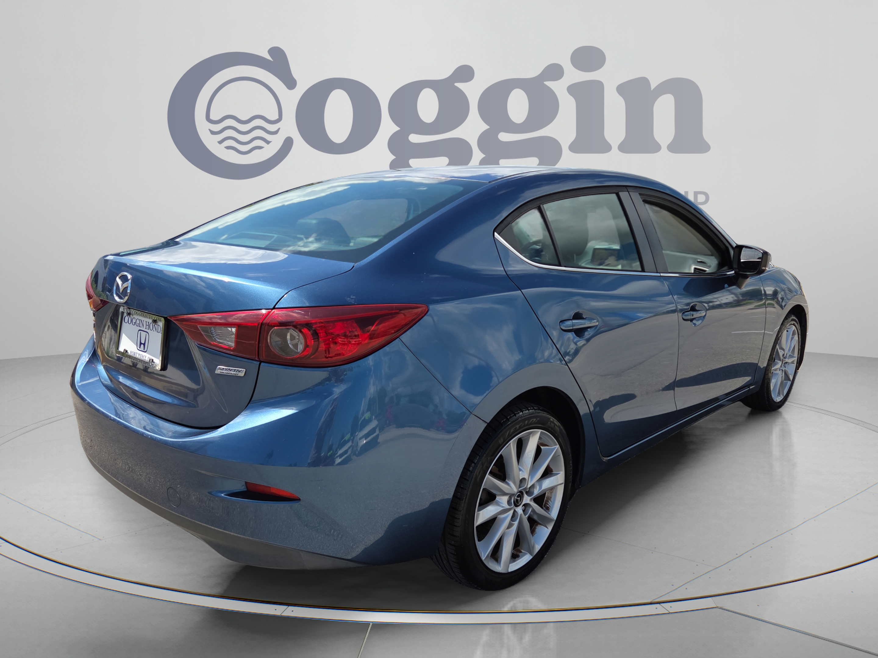 Used 2017 MAZDA MAZDA3 Touring FWD image 5