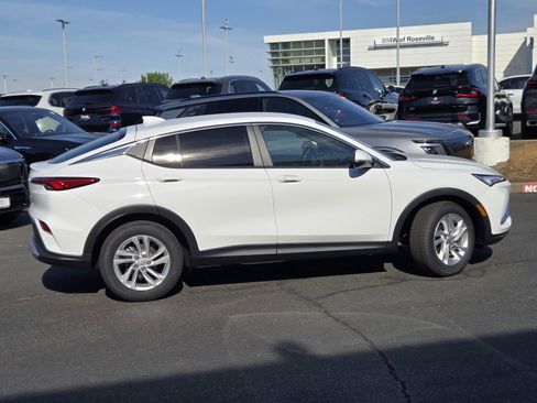 New 2025 Buick Envista Preferred w/ Convenience I Package image 3