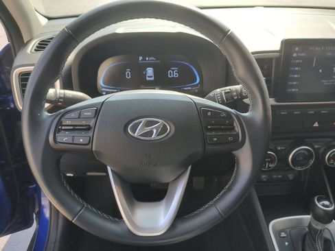 Used 2025 Hyundai Venue SEL FWD image 23