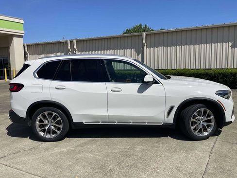 Used 2023 BMW X5 sDrive40i w/ Premium Package image 2