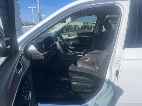 Used 2022 Jeep Grand Cherokee Limited 4xe w/ Luxury Tech Group II image 13