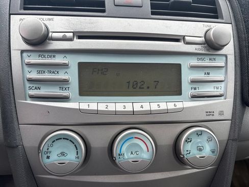 Used 2009 Toyota Camry LE FWD image 19