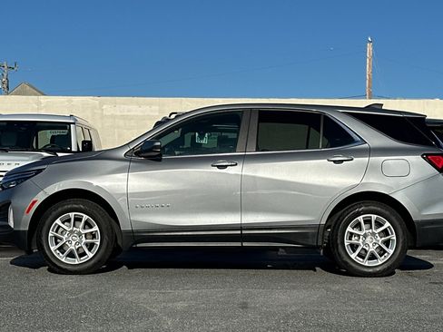 Used 2023 Chevrolet Equinox LT w/ Driver Convenience Package image 2
