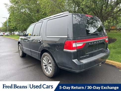 Used 2017 Lincoln Navigator Select AWD/4WD image 4