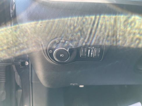 Used 2024 Jeep Compass Latitude AWD/4WD image 13