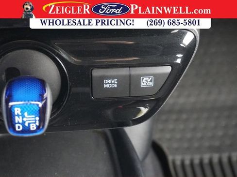 Used 2022 Toyota Prius L Eco image 20