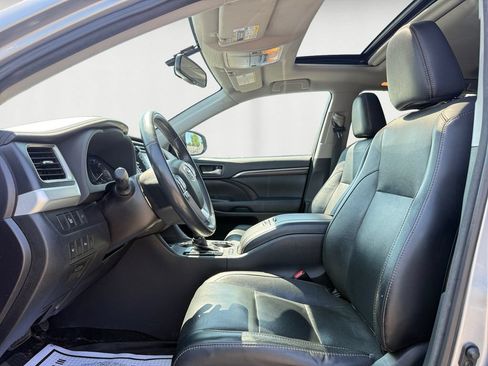 Used 2016 Toyota Highlander Limited AWD/4WD image 10