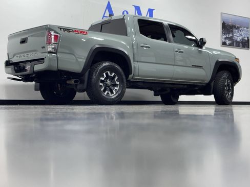 Used 2022 Toyota Tacoma TRD Off-Road w/ TRD Premium Off Road Package AWD/4WD image 5