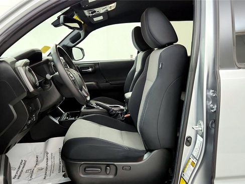 Certified 2023 Toyota Tacoma TRD Off-Road image 25