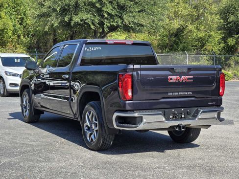 Certified 2023 GMC Sierra 1500 SLT RWD image 5