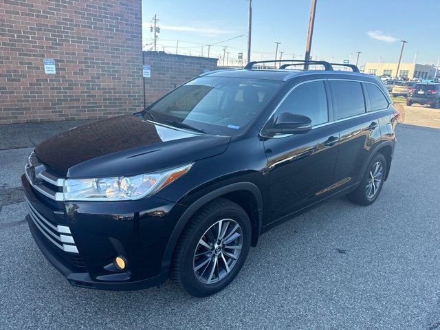 Used 2018 Toyota Highlander XLE AWD/4WD image 1