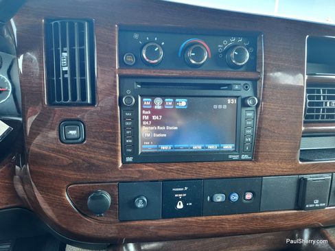 Used 2015 Chevrolet Express 2500 RWD image 5