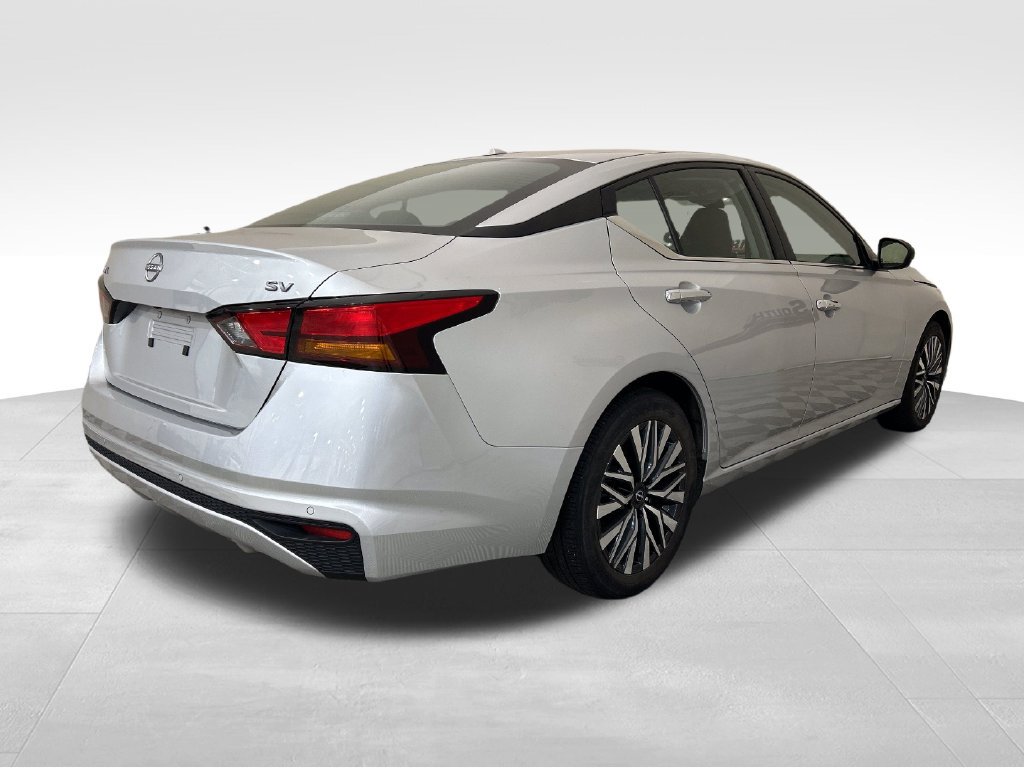 Used 2024 Nissan Altima 2.5 SV FWD image 5