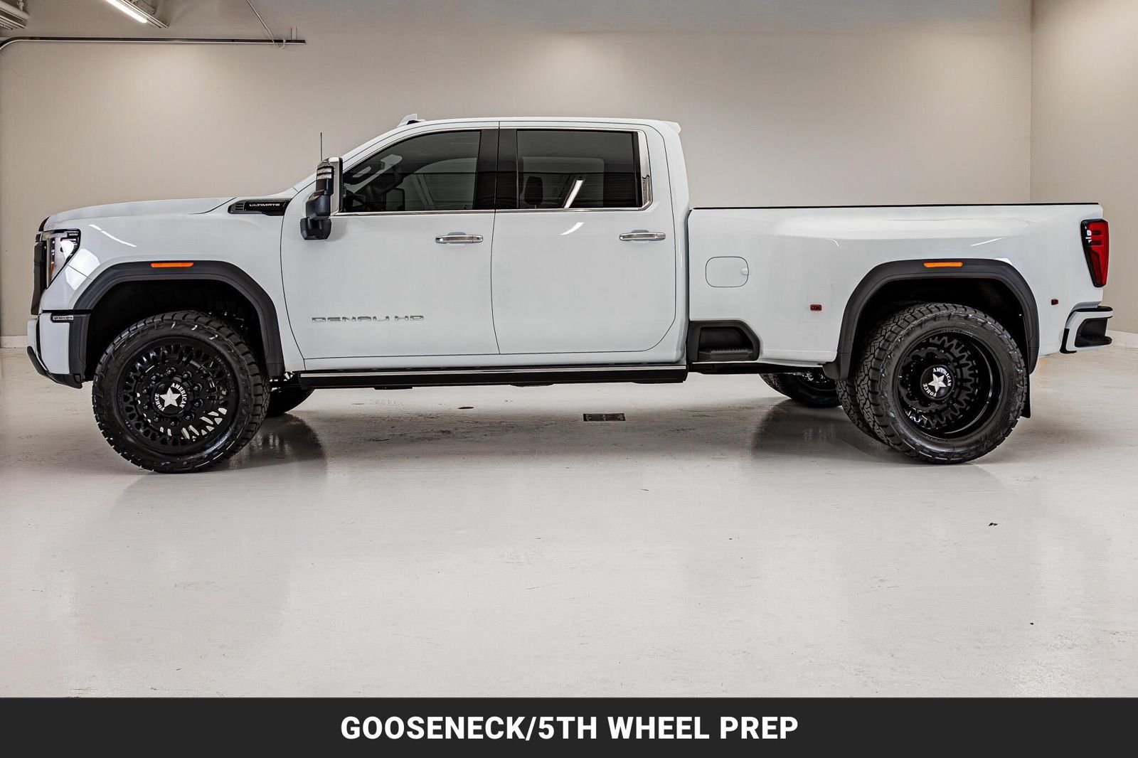 Used 2026 GMC Sierra 3500 Denali Ultimate AWD/4WD image 6