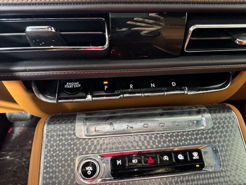 Certified 2025 Lincoln Aviator Black Label w/ Jet Appearance Package image 41