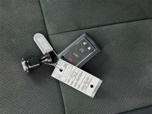 New 2025 Jeep Grand Cherokee Altitude image 19