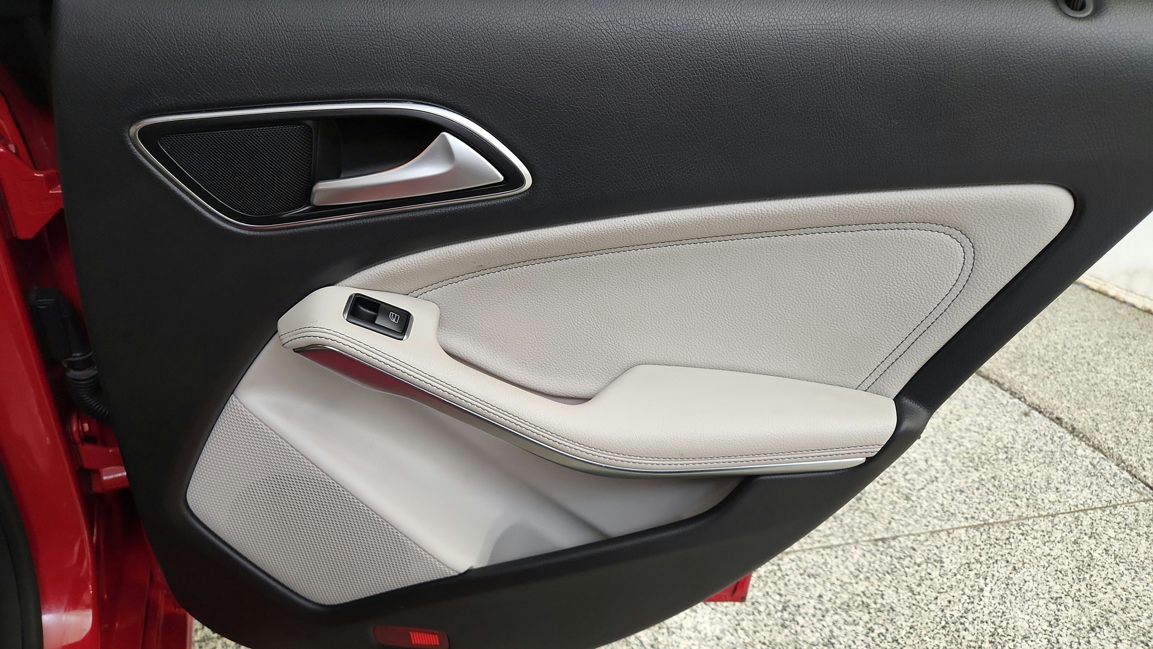 Used 2014 Mercedes-Benz CLA 250 4MATIC image 33