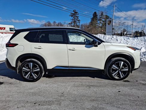 Certified 2023 Nissan Rogue SL w/ SL Premium Package image 8