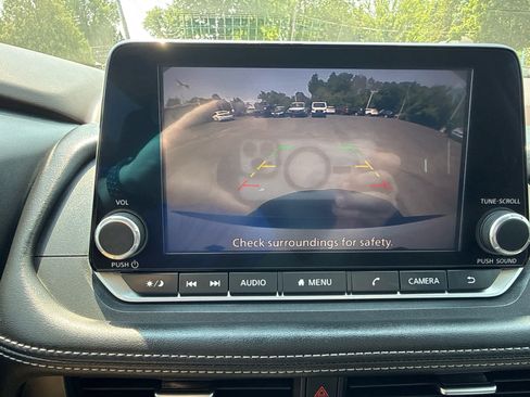 Used 2023 Nissan Rogue S FWD image 21