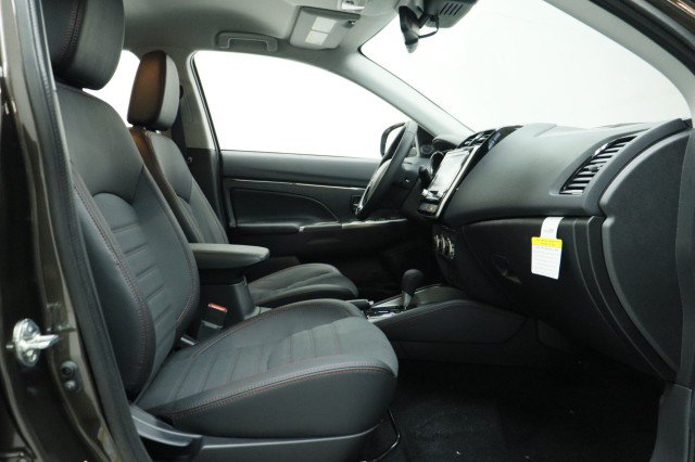 New 2027 Mitsubishi Outlander Sport SE FWD image 17