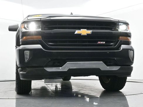 Used 2018 Chevrolet Silverado 1500 LT w/ All Star Edition image 37