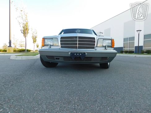 Used 1990 Mercedes-Benz 300 SE image 6