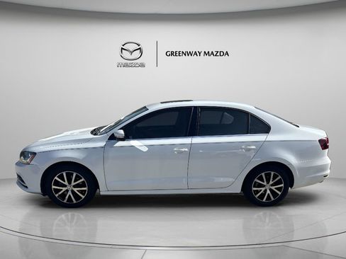 Used 2018 Volkswagen Jetta SE FWD image 4