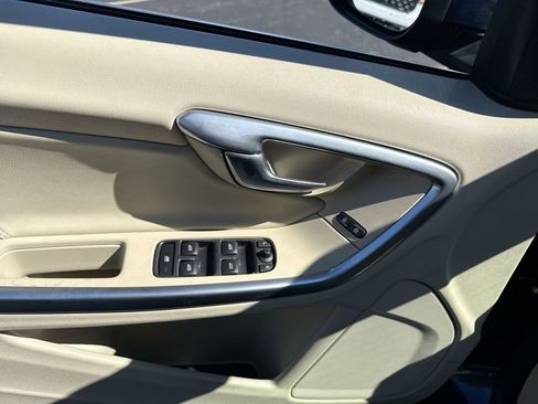 Used 2015 Volvo S60 T5 Premier image 13