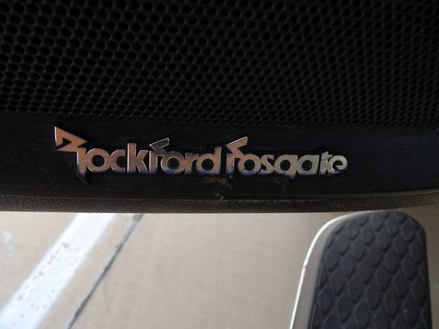 Used 2017 Nissan Titan SL w/ Chrome Package image 11