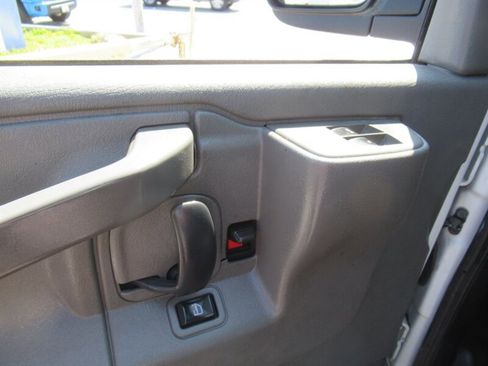 Used 2017 Chevrolet Express 2500 image 16