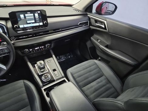 Used 2023 Mitsubishi Outlander image 14