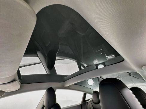 Used 2018 Tesla Model 3 Mid Range RWD image 10