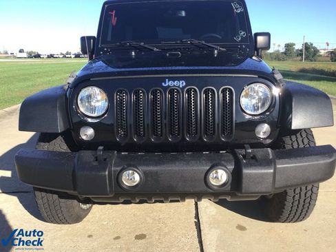 Used 2018 Jeep Wrangler Unlimited Sport S image 11