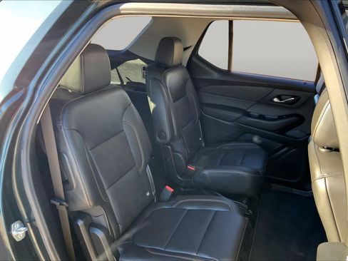 Used 2020 Chevrolet Traverse RS FWD image 18