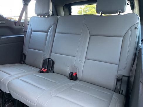 Used 2022 Chevrolet Suburban LT w/ Luxury Package image 43