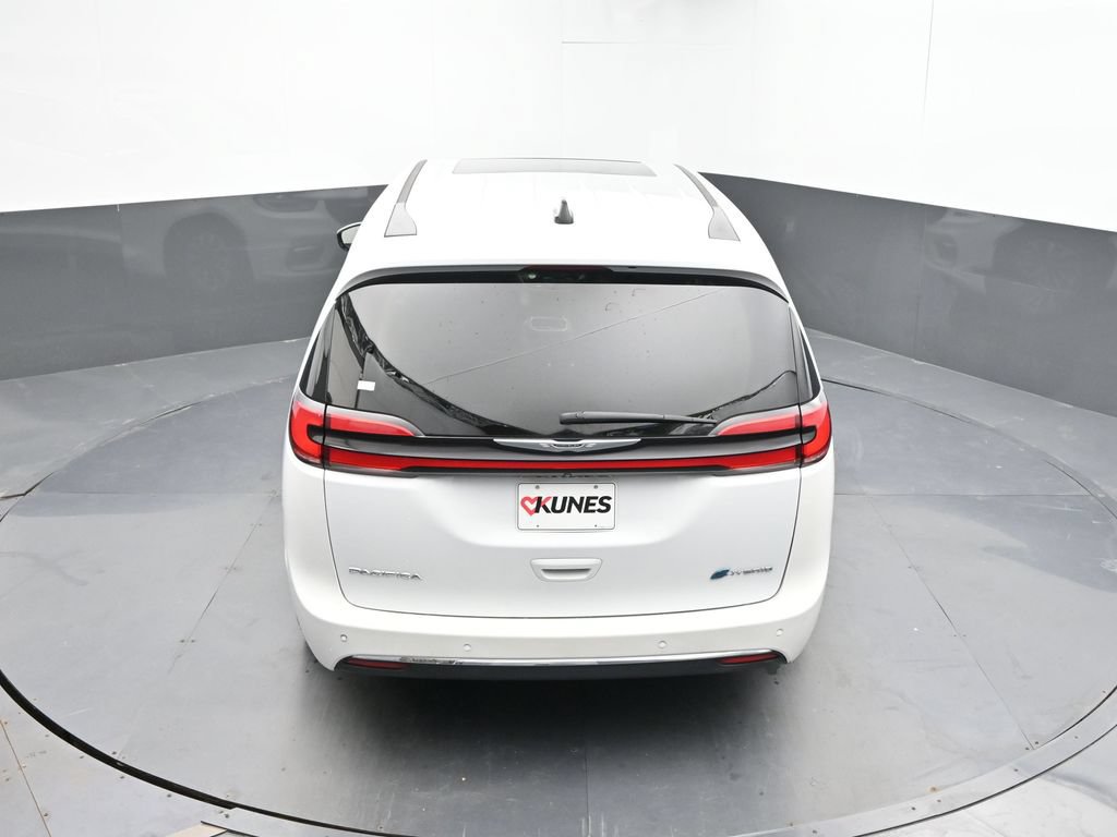 Used 2023 Chrysler Pacifica Limited FWD image 43