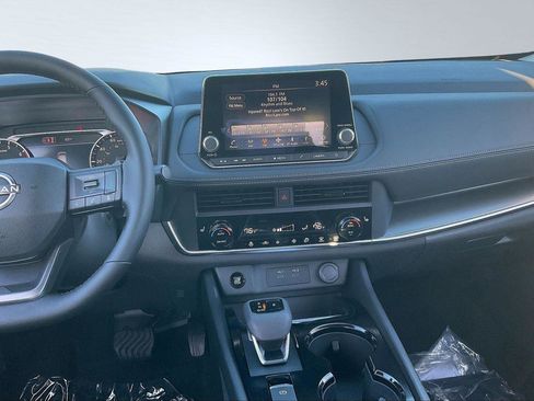 New 2026 Nissan Rogue SV FWD image 8