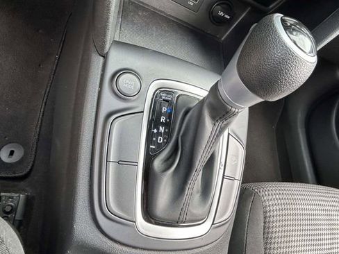 Used 2021 Hyundai Kona SE image 17