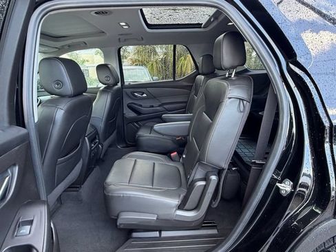 Used 2020 Chevrolet Traverse LT w/ LT Premium Package AWD/4WD image 14