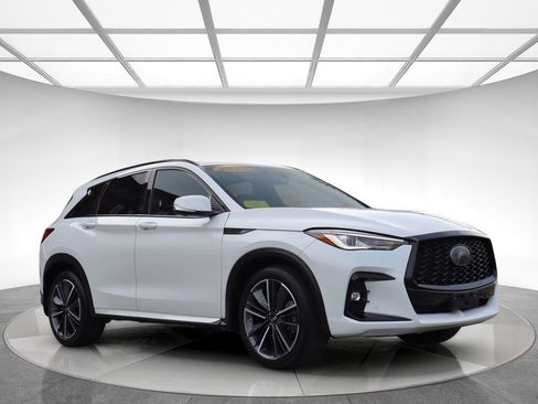Used 2023 INFINITI QX50 Sport image 3